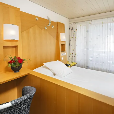 瑞士斯特拉品质酒店 4* 因特拉肯